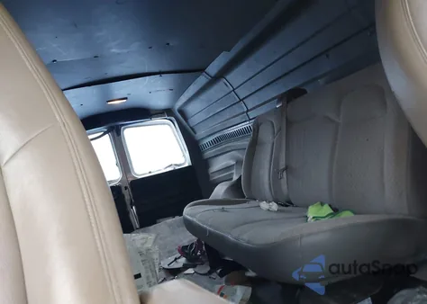 2014 Chevrolet Express 2500 Work Van z USA, uszkodzony, nr VIN 1GCWGGFA1E1184378